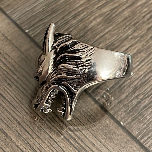 Men’s Wolf Ring Silver-tone Approx Size 10 - Picture 15 of 16